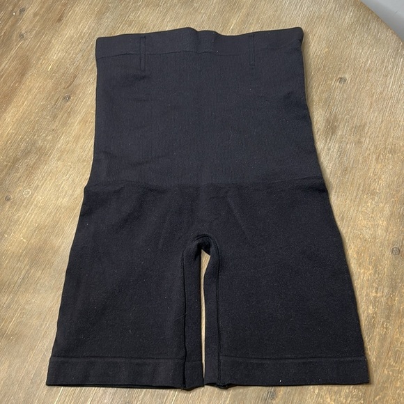 Shapermint Essentials High Waisted Shaper Shorts Black Size M/L - Picture 7 of 14